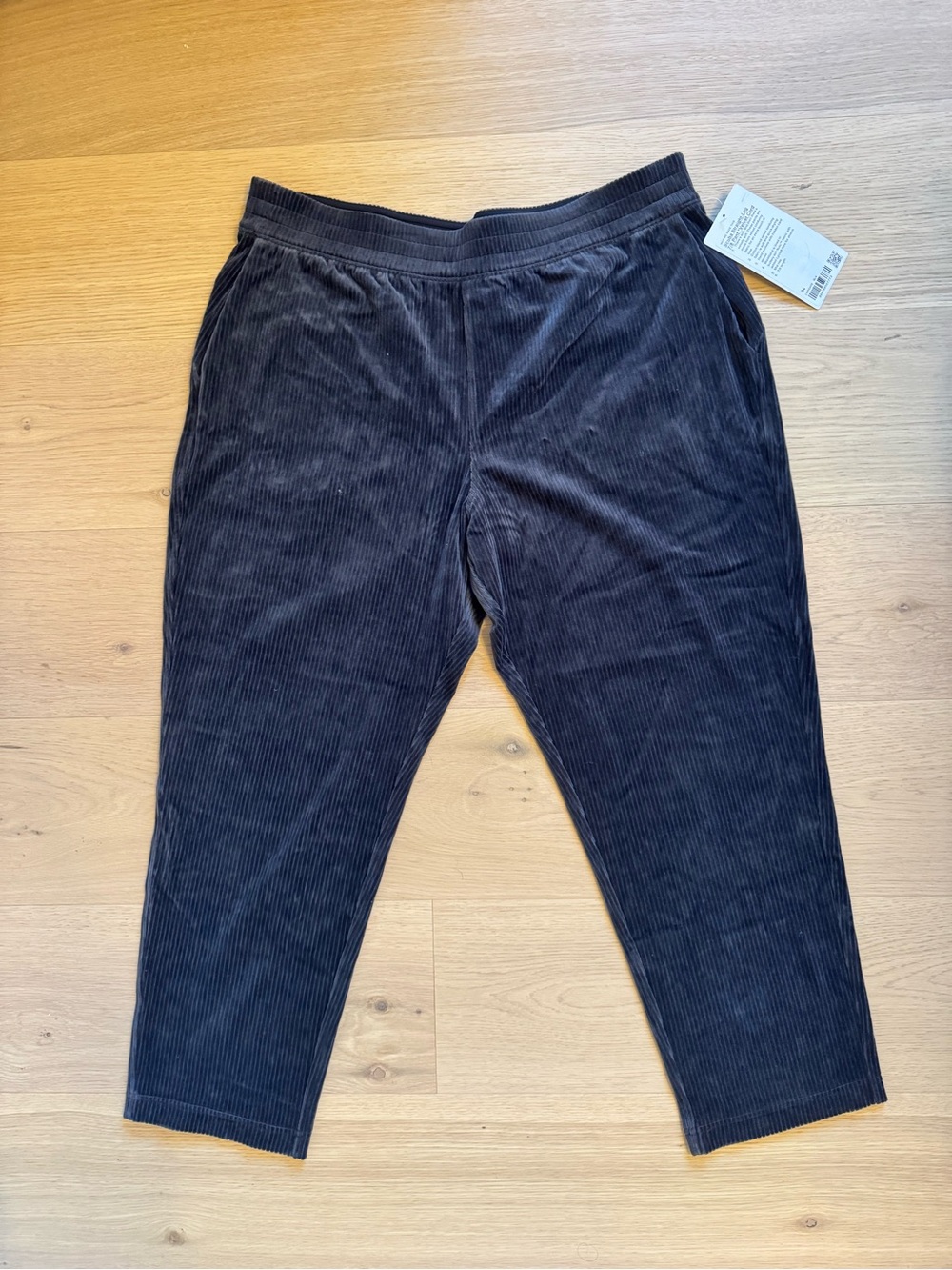 Lululemon Women’s Black Corduroy Pants
